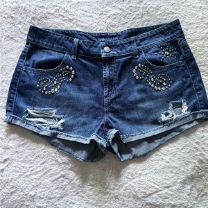 Guess Bedazzled & Distressed Denim Shorts – Size 31